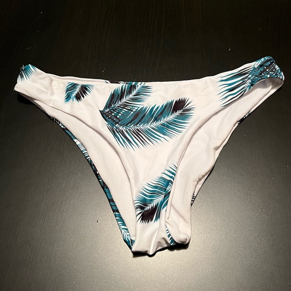 White & Green Palm Leaf High Cut Bikini Bottom, Size Medium - Picture 1 of 3